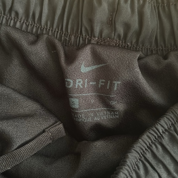 nike running shorts - Picture 3 of 3